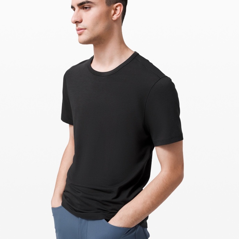 Lululemon Mens 5 Year Basic T-Shirt, size L in black